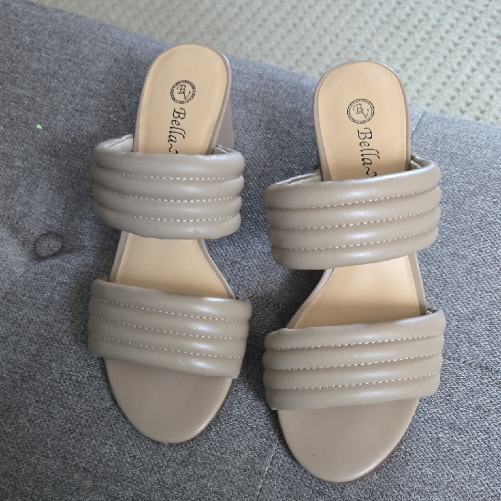 Bella Vita Women's Cream Mules